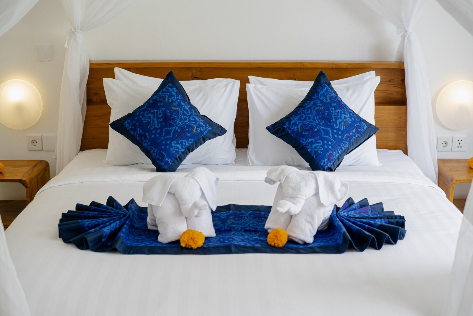 Cahyana Tibuah - towel art on the canopy bed