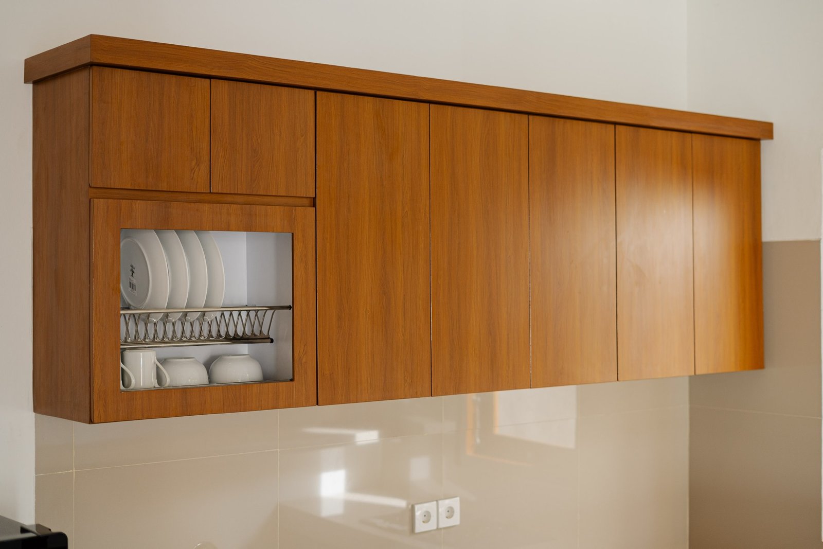 Cahyana Tibuah - the kitchen wall cabinets