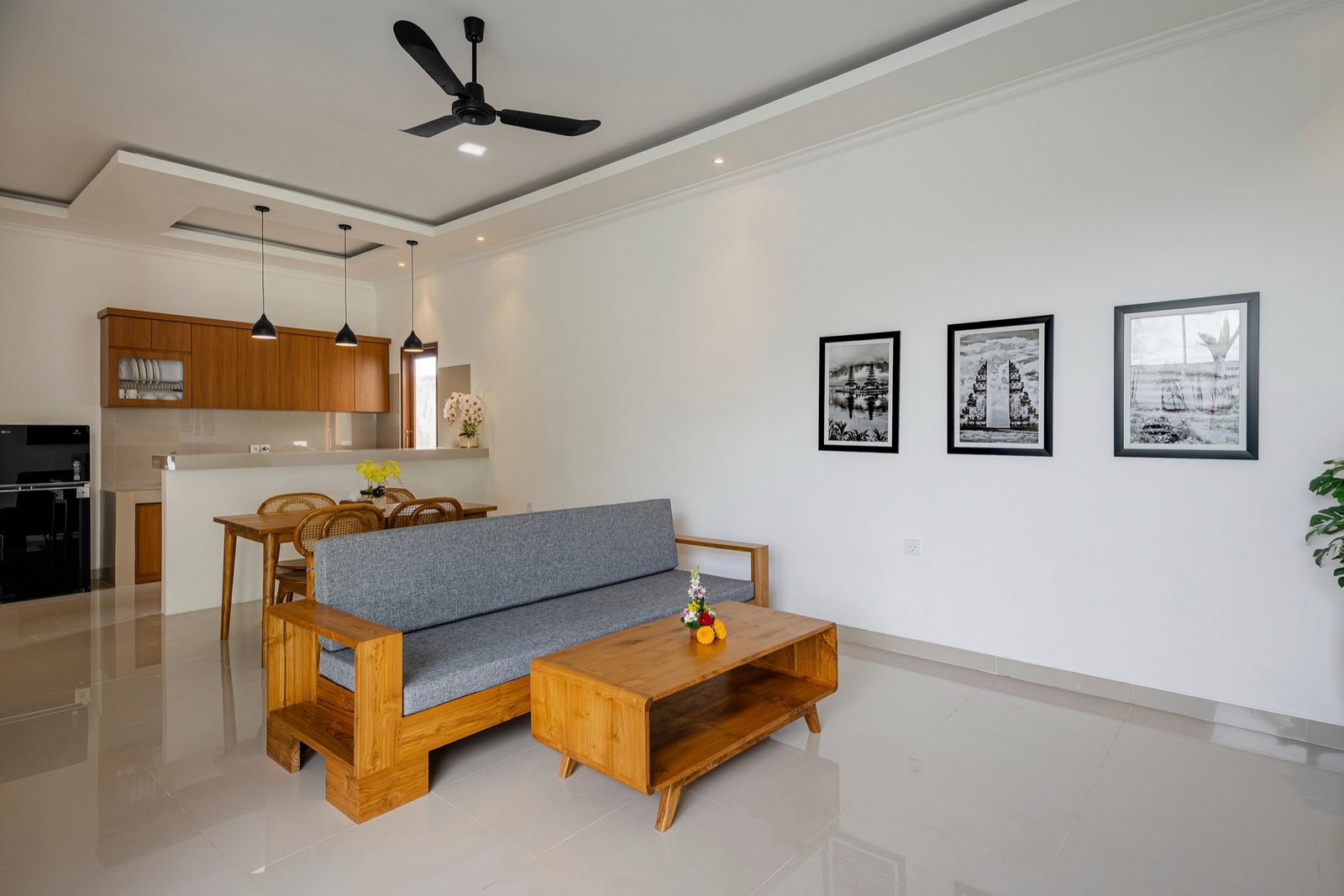 Cahyana Tibuah - the living room teak sofa (1)